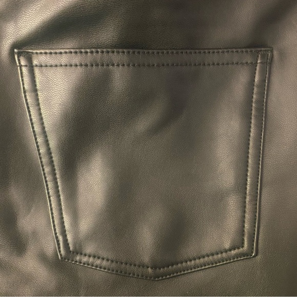 7 For All Mankind Black Leather Look Pants GUC M - Picture 7 of 7